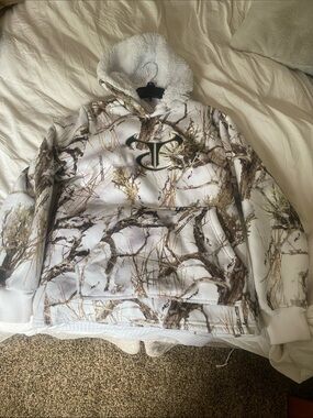 True Timber White Camo Sherpa-Lined Hoodie with Logo size M